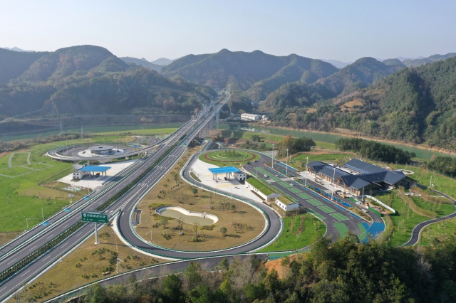 1672389597522810.jpg 03.jpg